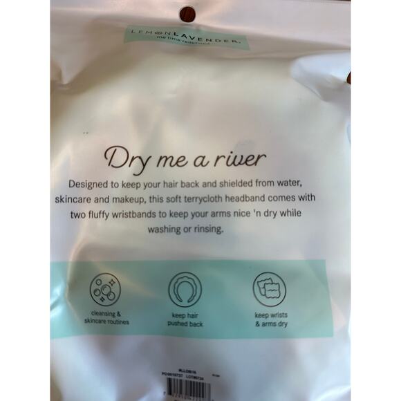 Lemon Lavender I Washed Up Like This Super Soft Dryband Set + Let’s Get Steamy - Picture 4 of 5